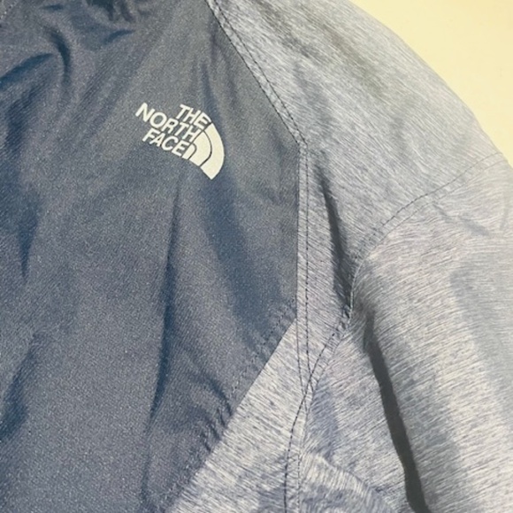 Boys The North Face Rain Coat - Picture 3 of 3